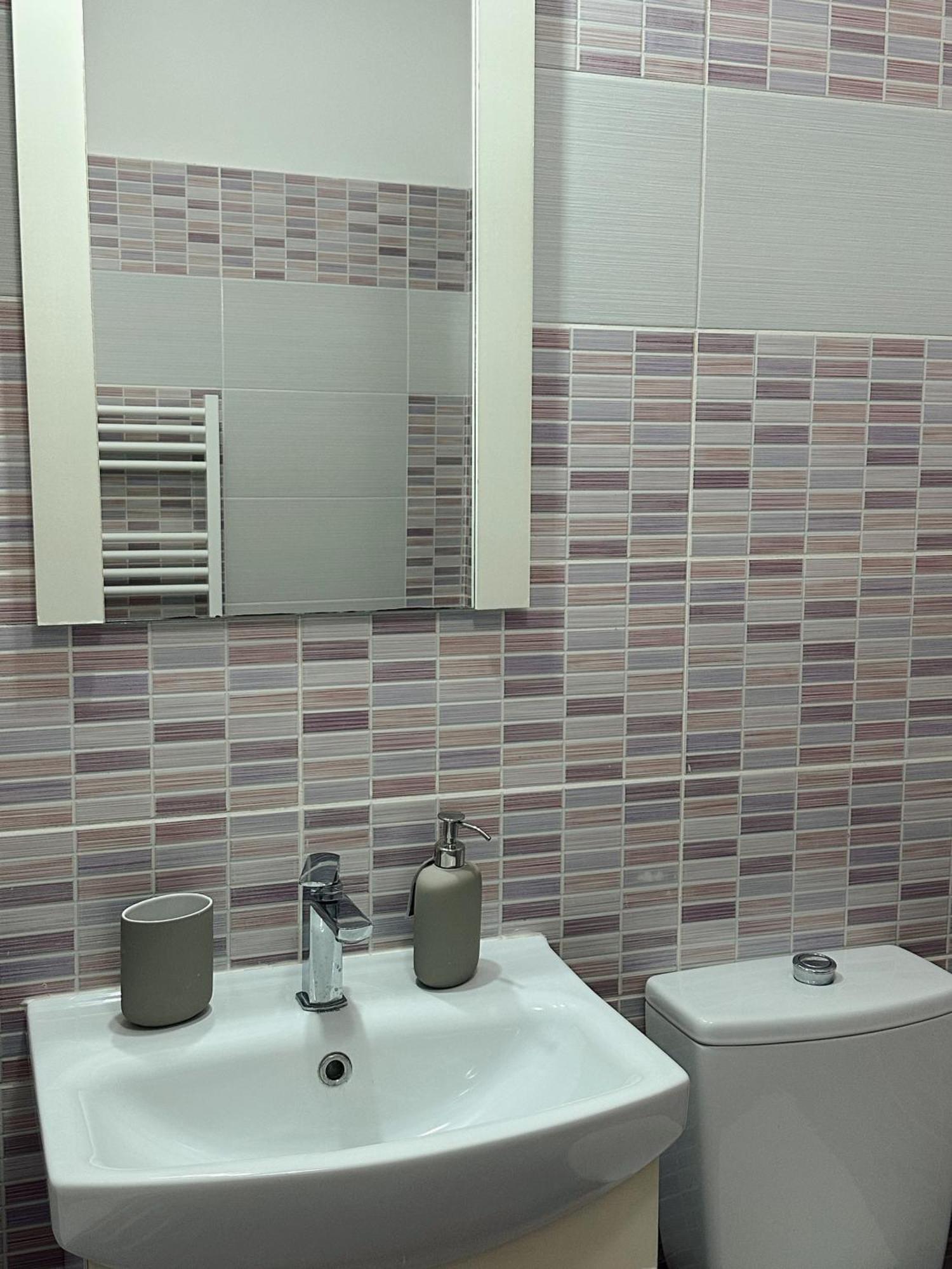 יאשי Modern Flat - Apartament Nou Aproape De Spital Si Aeroport מראה חיצוני תמונה